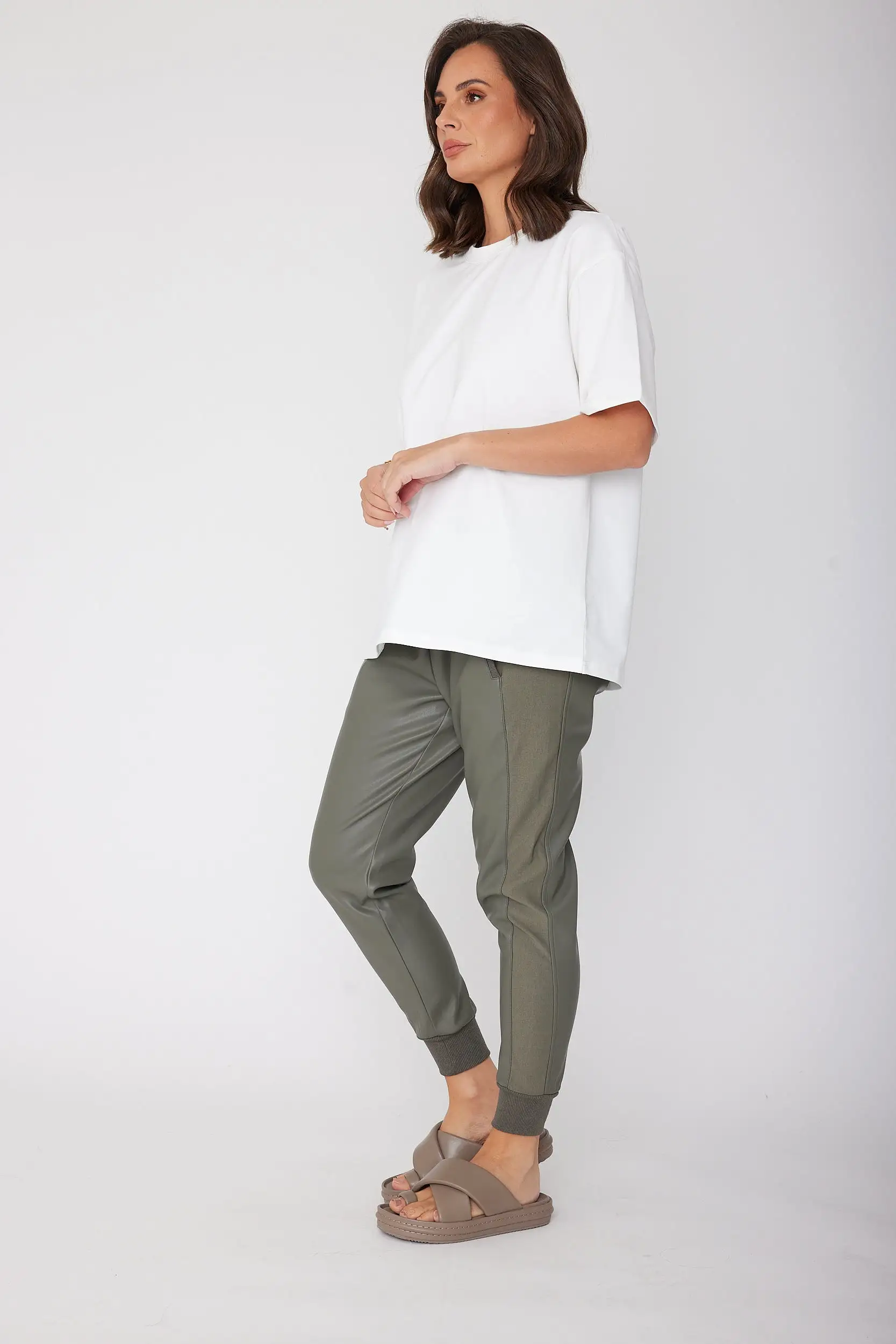 JOEY Pants Vegan Leather Olive