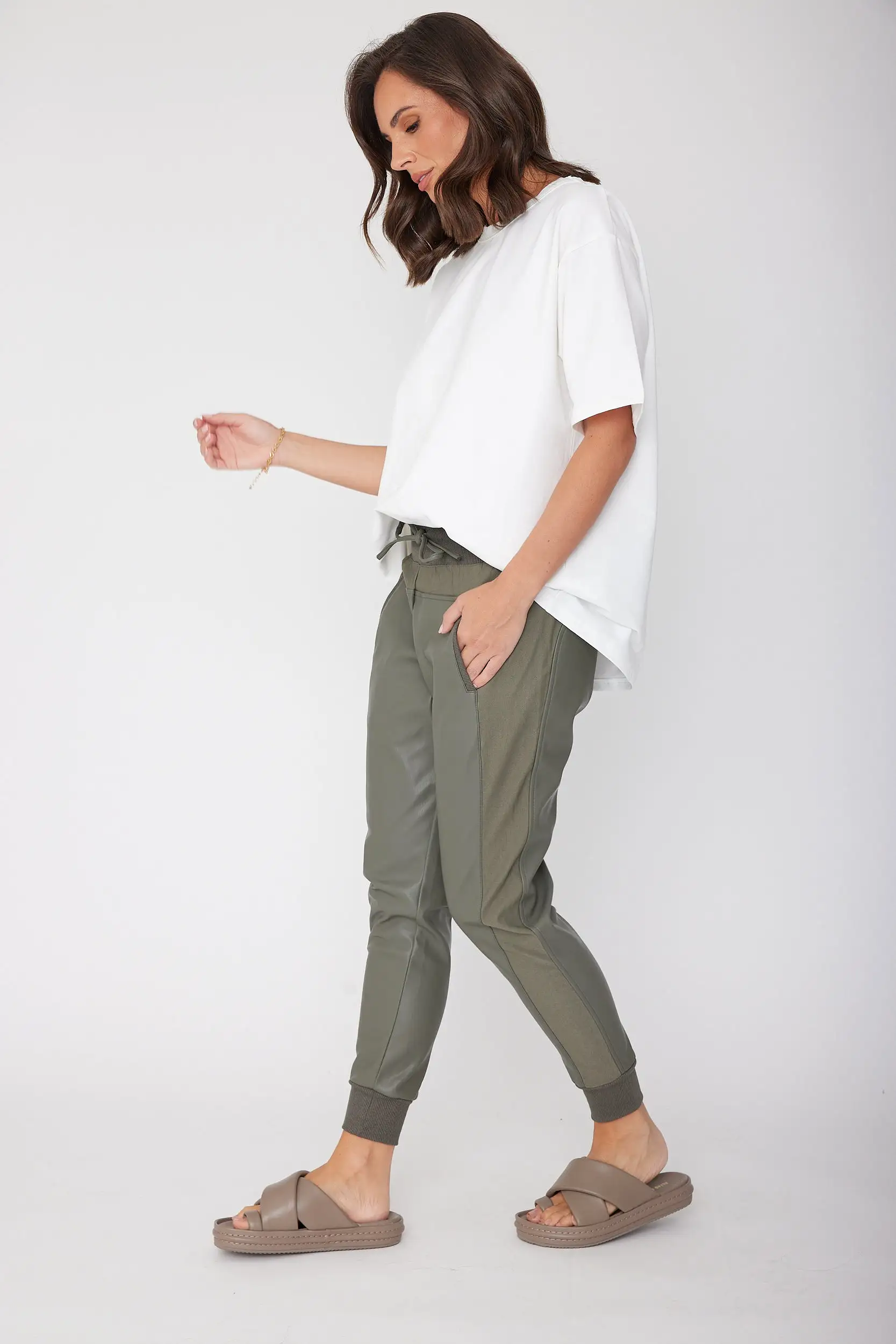 JOEY Pants Vegan Leather Olive