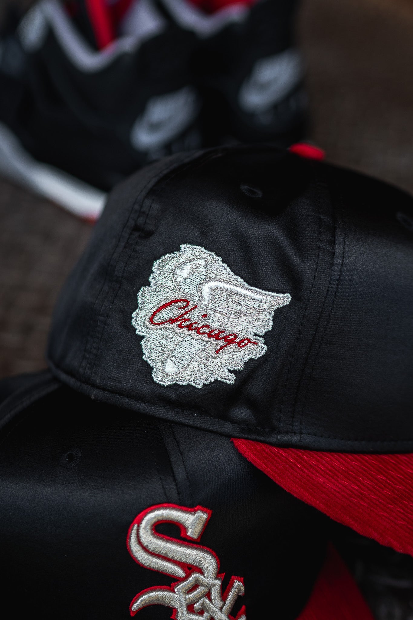 New Era Chicago White Sox Grey UV (Black Satin/Red Corduroy)